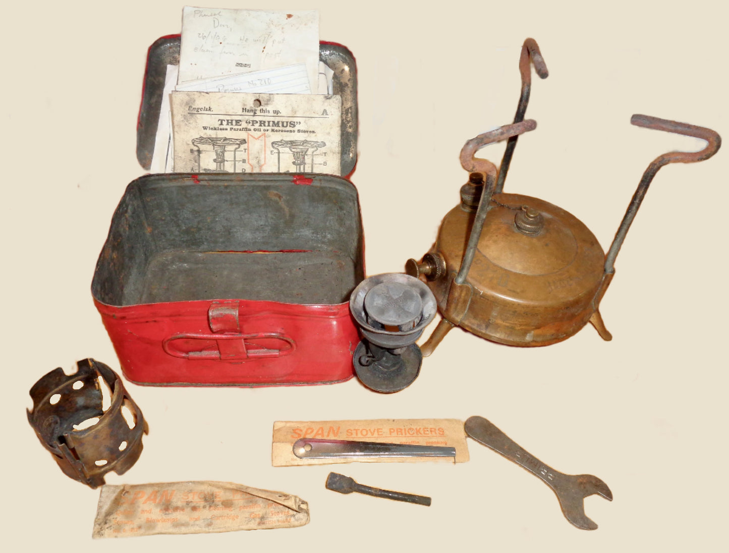 Vintage Primus No.210 Portable Paraffin Picnic / Camping Stove In Its Original Tin Case