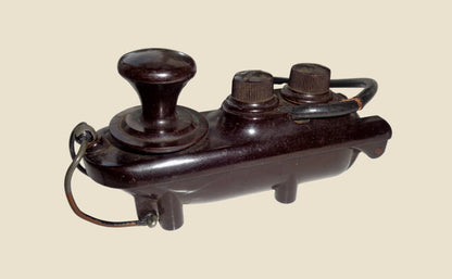 WW2 10F/7741 Type F Bathtub Military Morse Key 
