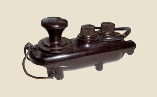 WW2 10F/7741 Type F Bathtub Military Morse Key 
