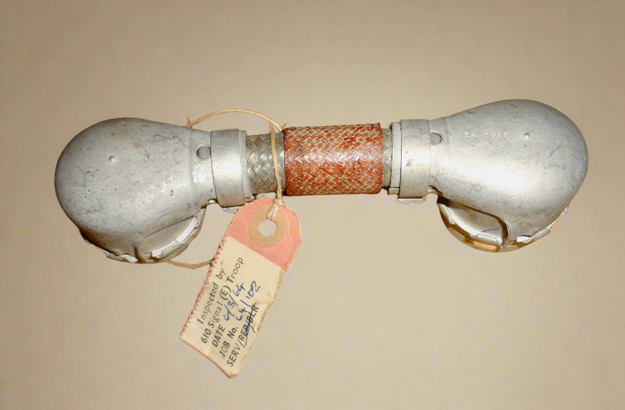 WW2 Army Wireless Set 19 / WS19 Dog Bone Connector