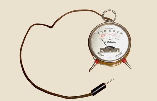 1930s Nassak Pocket Voltmeter Measuring 0-120 Volts