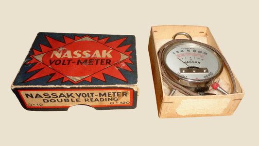 1930s Nassak Pocket Voltmeter Measuring 0-120 Volts