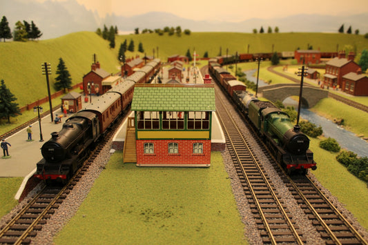 1949 Hornby Meccano O Gauge Model Railway Tinplate Signal Cabin No.2 A259