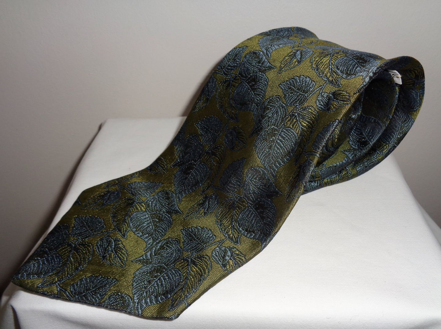 Vintage Signori Dei Signori Silk Tie Green With Blue Leaves