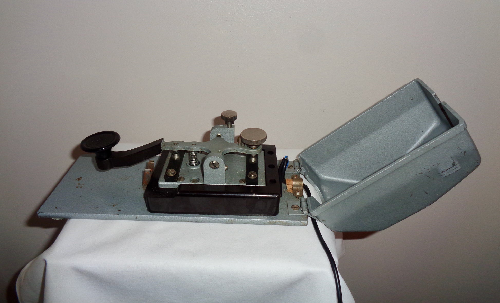 German GDR MT50 Democratic DDR Morse Key Telegraph Manipulateur radio military German GDR MT50 Democratic DDR Morse Key Telegraph Manipulateur radio military