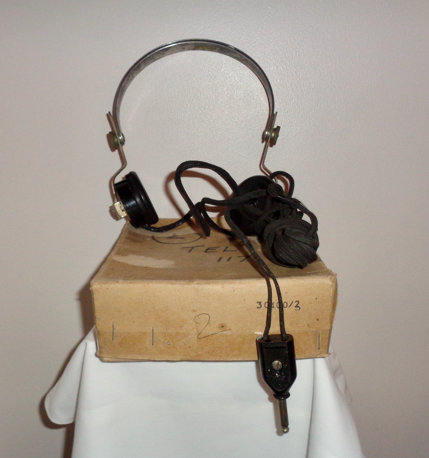 Vintage Low Impedance Head Phones 75 Ohms In Original Box