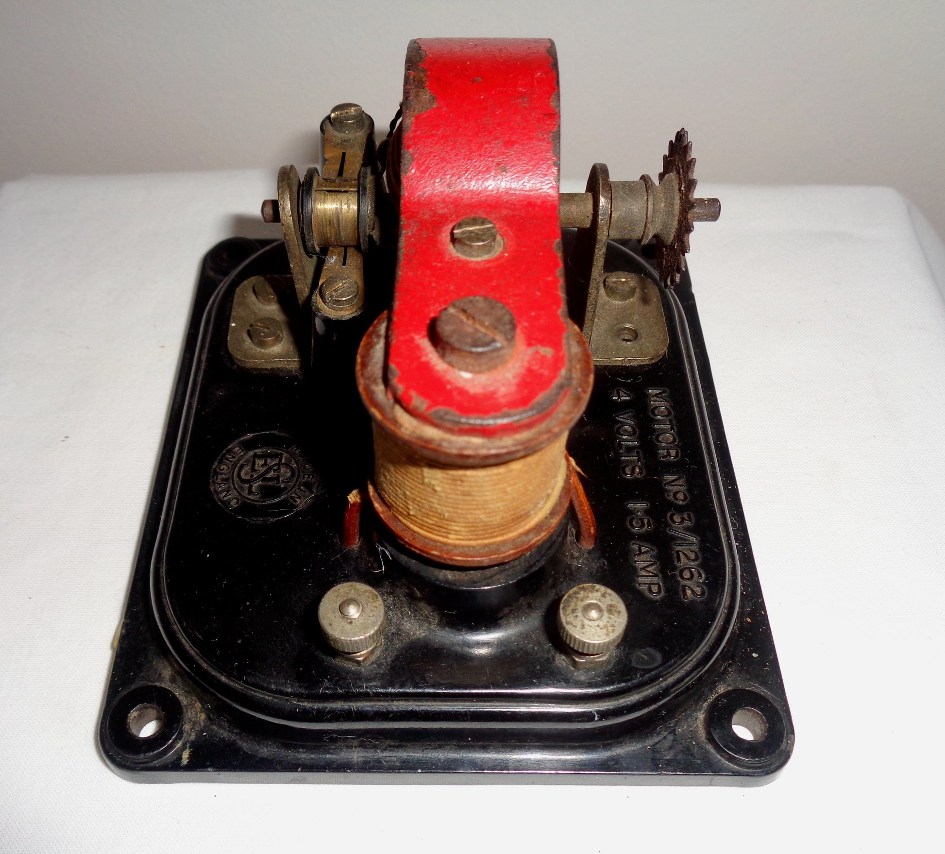 1940s SEL Three Pole Motor No.3 1262 4 Volts 1.5 amp – Mullard
