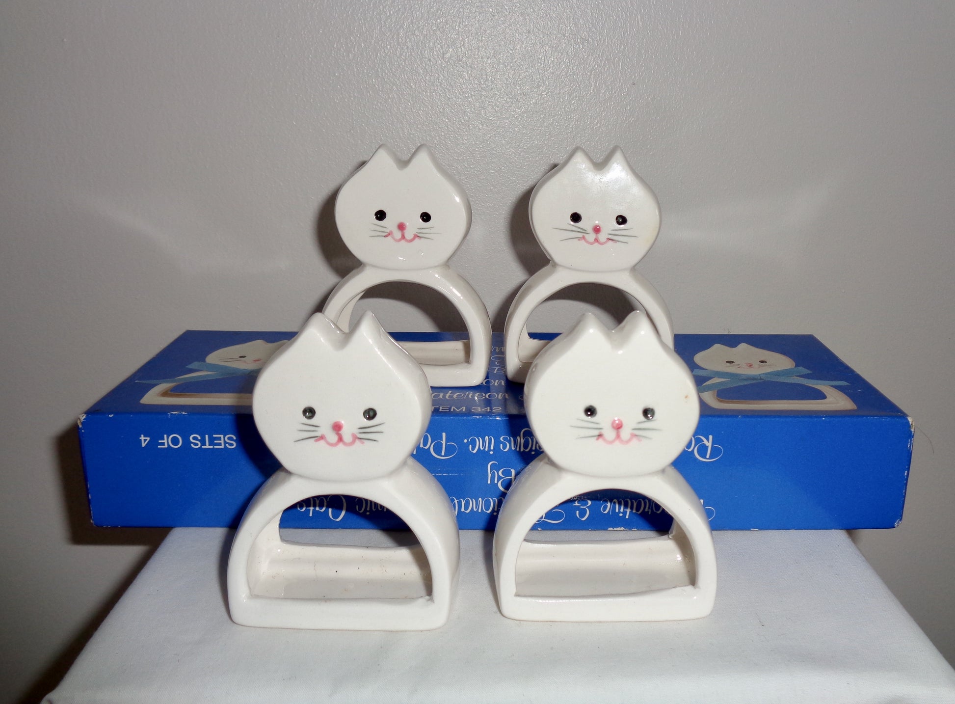 1984 Ron Gordon Designs Ceramic Cat Set Of Four Napkin Rings 
