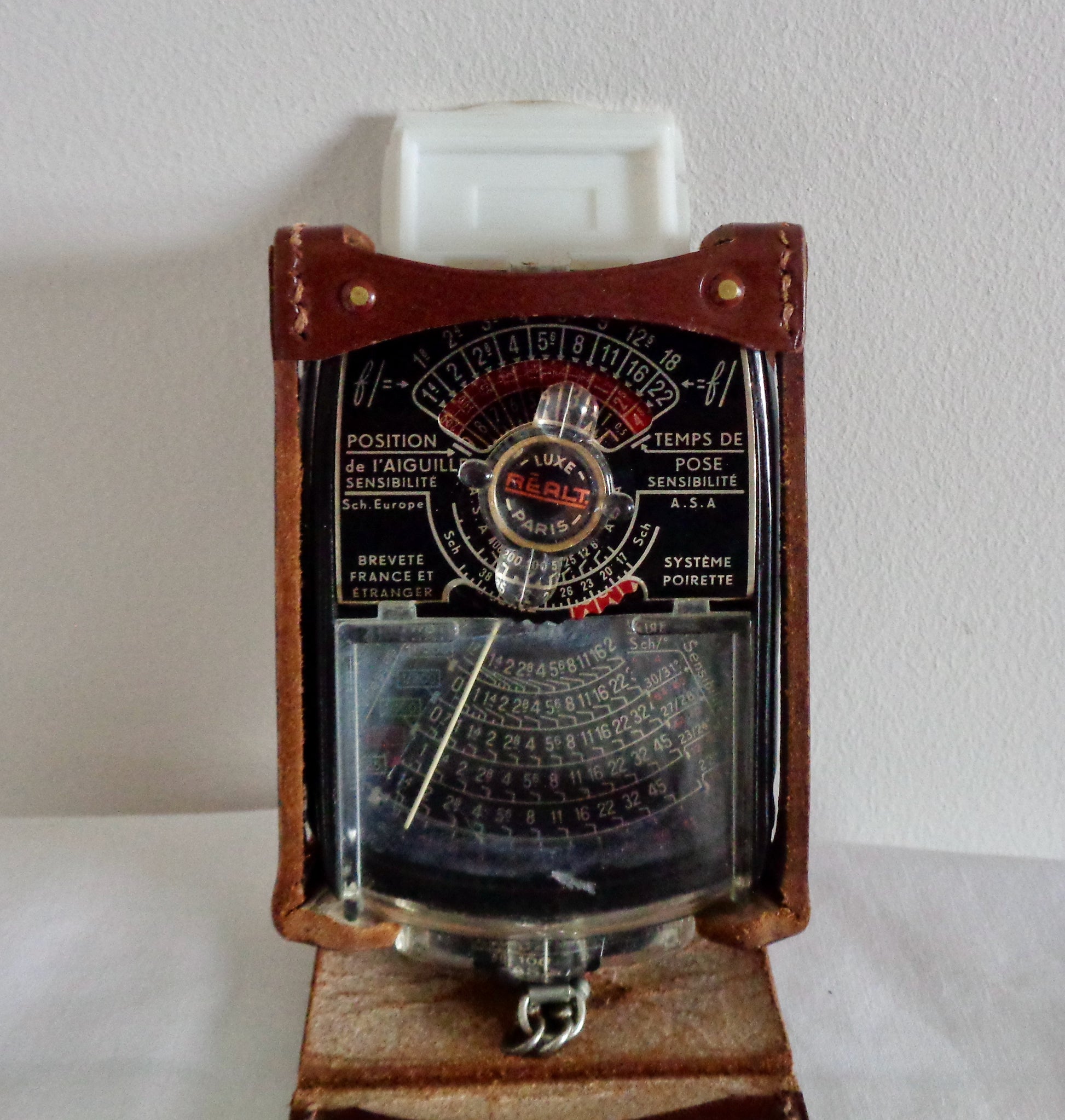 1950s Realt Luxe French Light Exposure Meter In A Leather Case