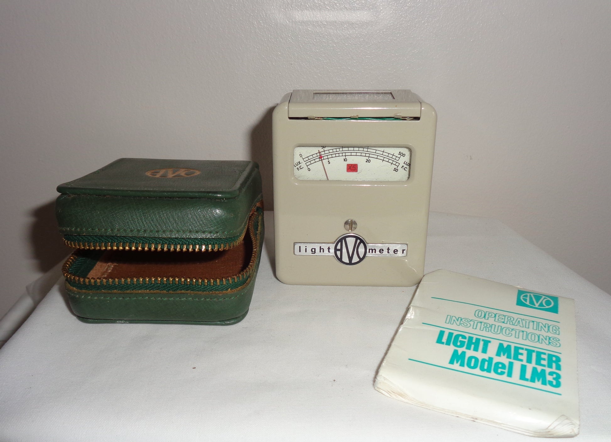 1970s AVO Pocket Light Meter Model 3 LM3 In Original Green Leather Case