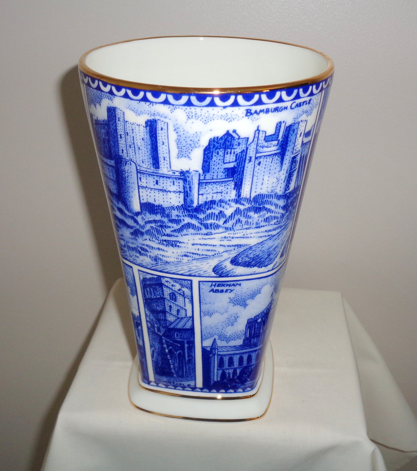 Ringtons Cathedral Landmarks Wade Pottery Vase