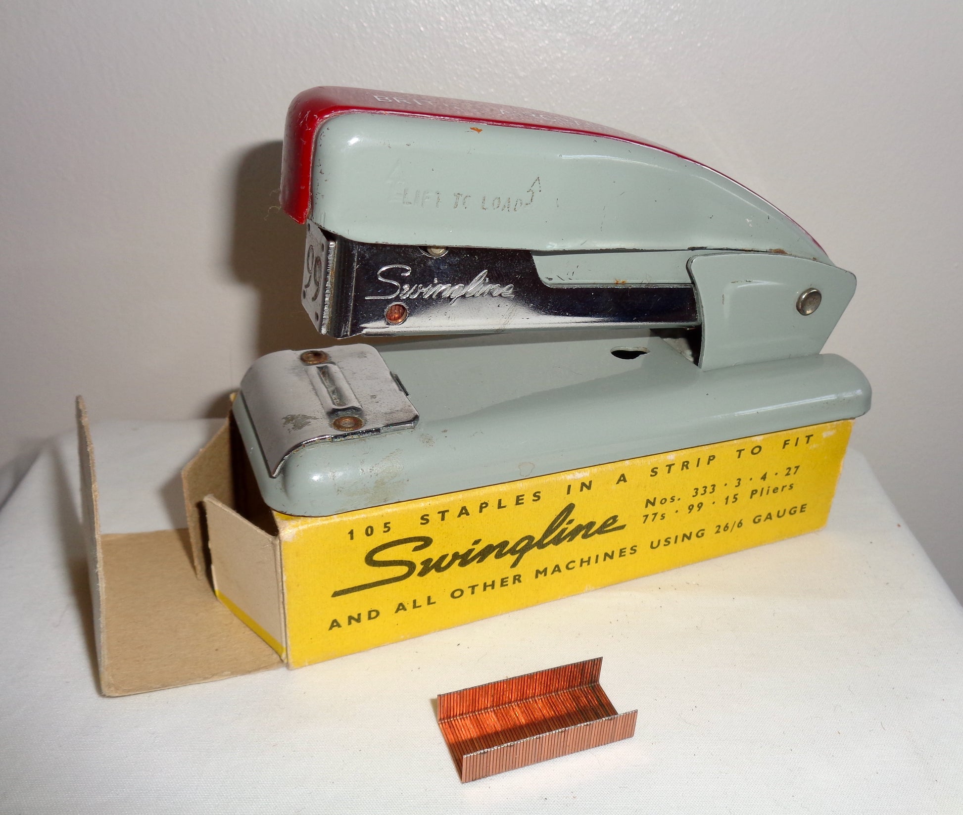 Vintage Small Swingline 99 Desk Stapler With Staples