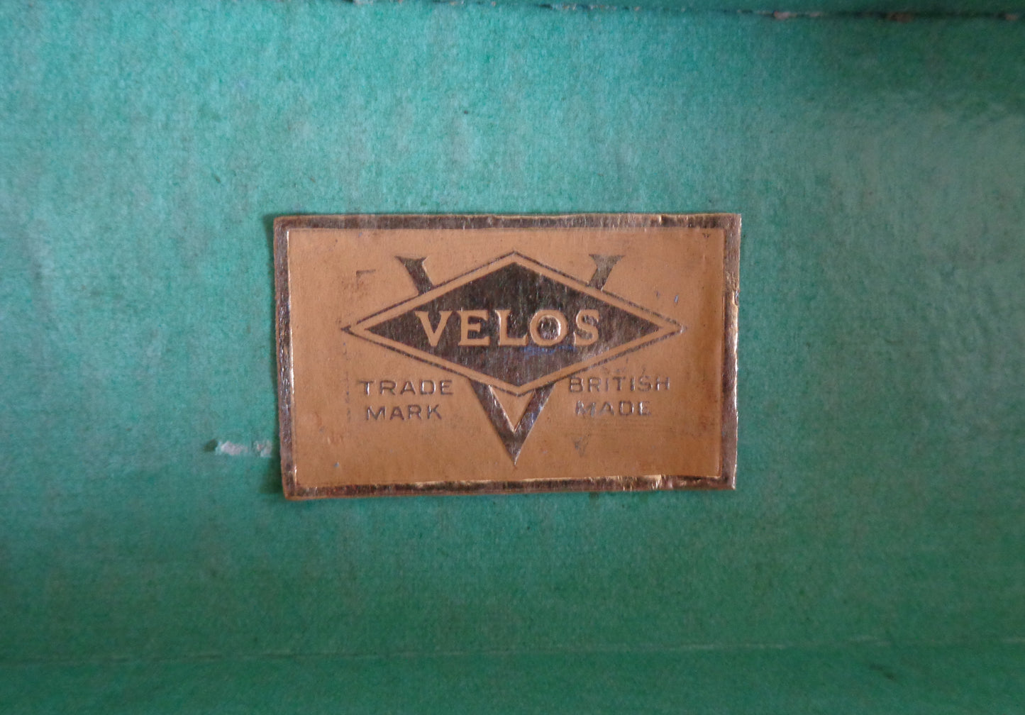 Vintage Set Of Four Boxed Velos Red Bakelite Napkin Rings