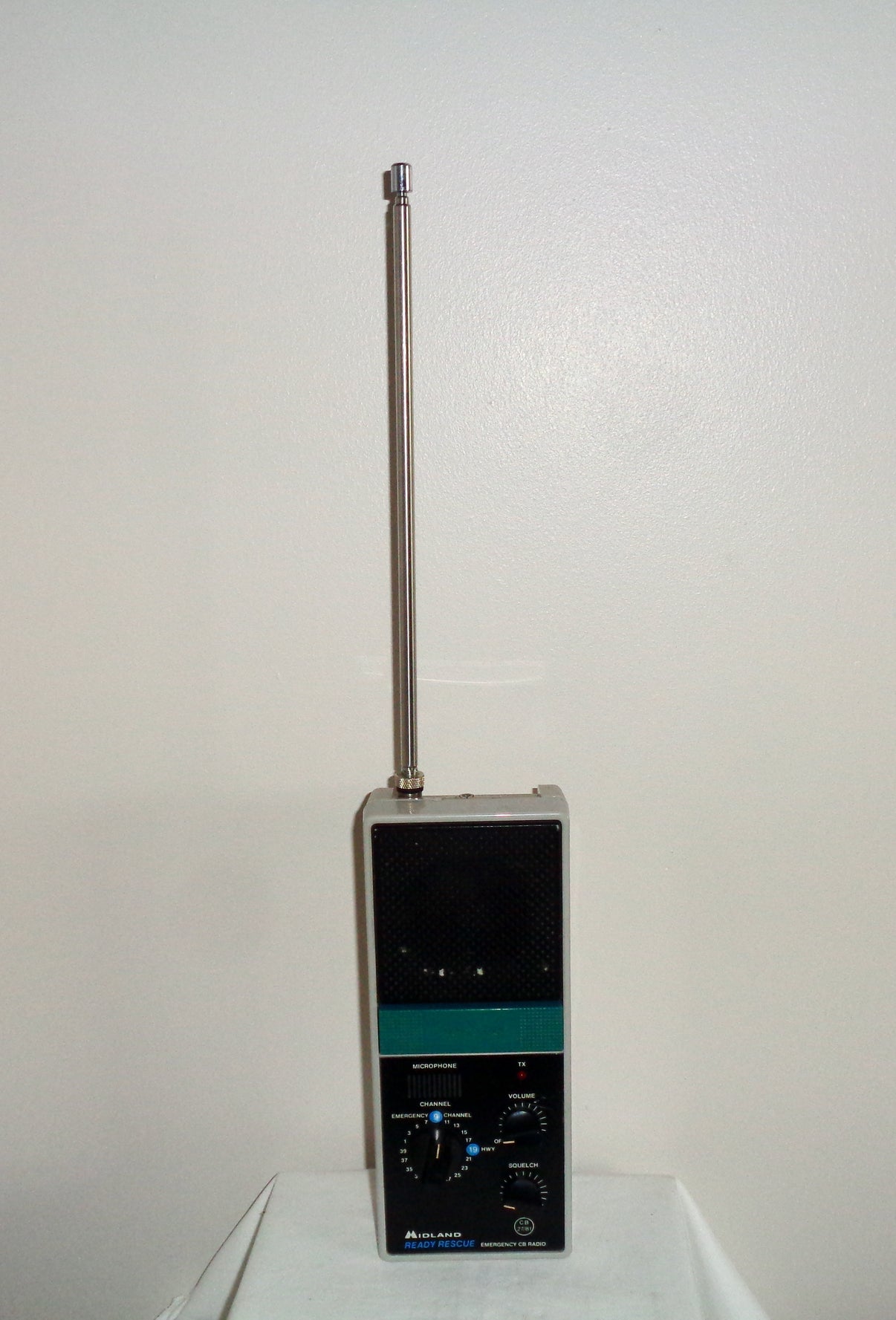 1982 Midland Ready Rescue 77810UK Emergency CB Radio In Black Plastic