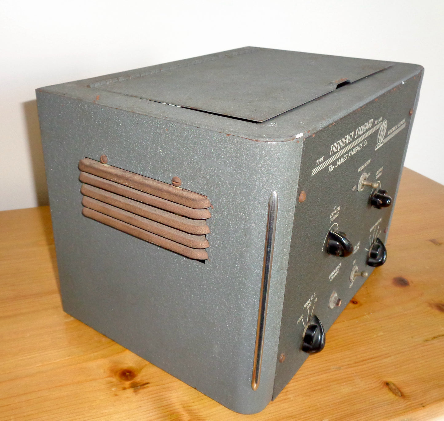 1940s The James Knight Company Frequency Standard FS344 In Need Of Restoration