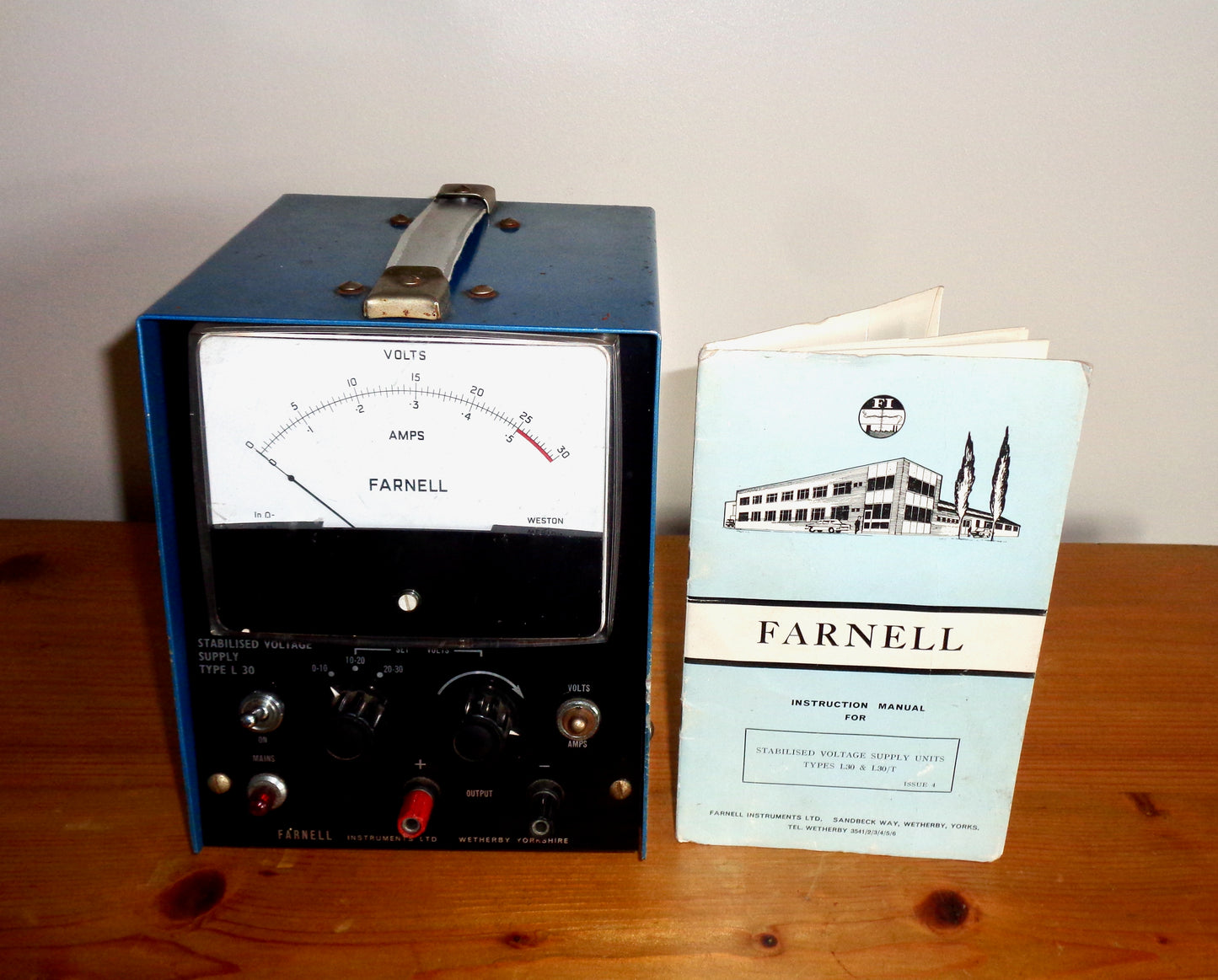1960s Farnell Instruments Type L30 0.5 Amp / 30 Volts Stabilised Voltage Supply Unit With Instruction Manual