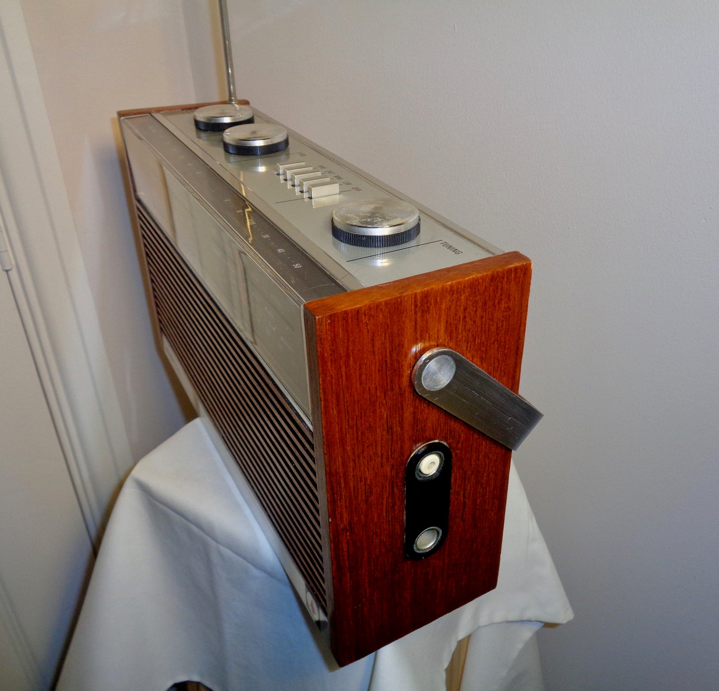 1970s Bush Merlin Model VTR 172 Portable Radio