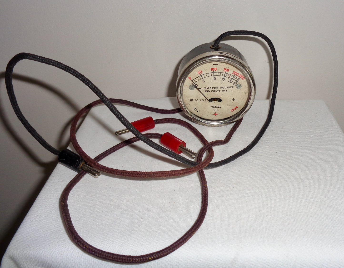 1943 WW2 WEC Pocket Volt meter No.1 250 Volts