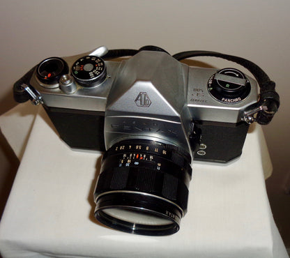 Pentax Asahi SP500 35mm SLR Camera With 55mm f2 Takumar Lens