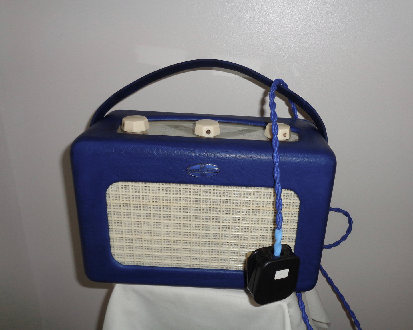 1950s Vintage Blue Roberts R66 2 Waveband Valve Radio
