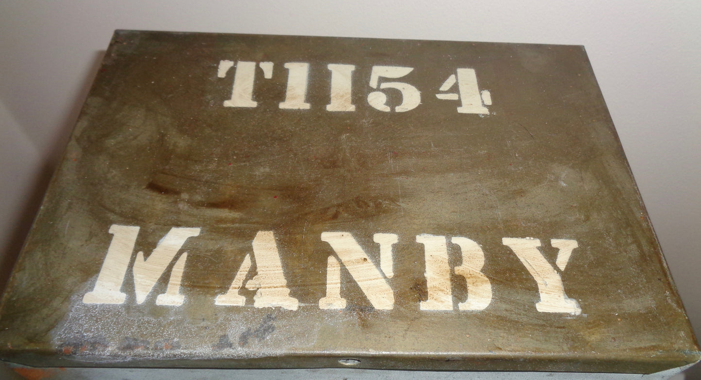 WW2 RAF Manby Metal Transit Case Holding PT15 (VT104) Pentode Valves