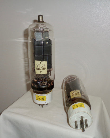 WW2 RAF Manby Metal Transit Case Holding PT15 (VT104) Pentode Valves
