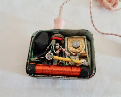 Miniature Radio In Snuff Tin With Acos Microphone Ear Bud