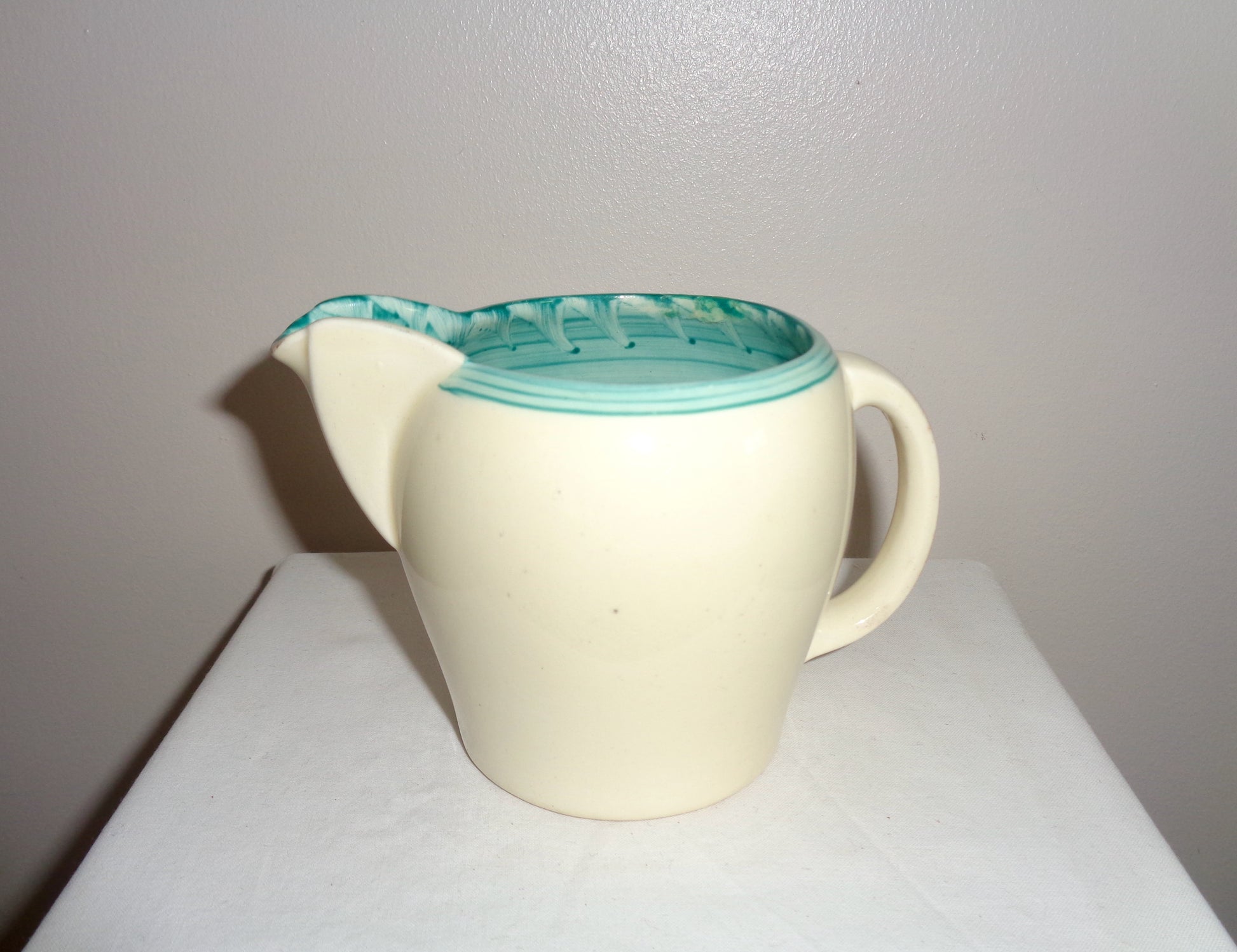 1930s Susie Cooper Kestrel Shape Ceramic Milk Jug 2176 With Sea Green Sgraffito Effect