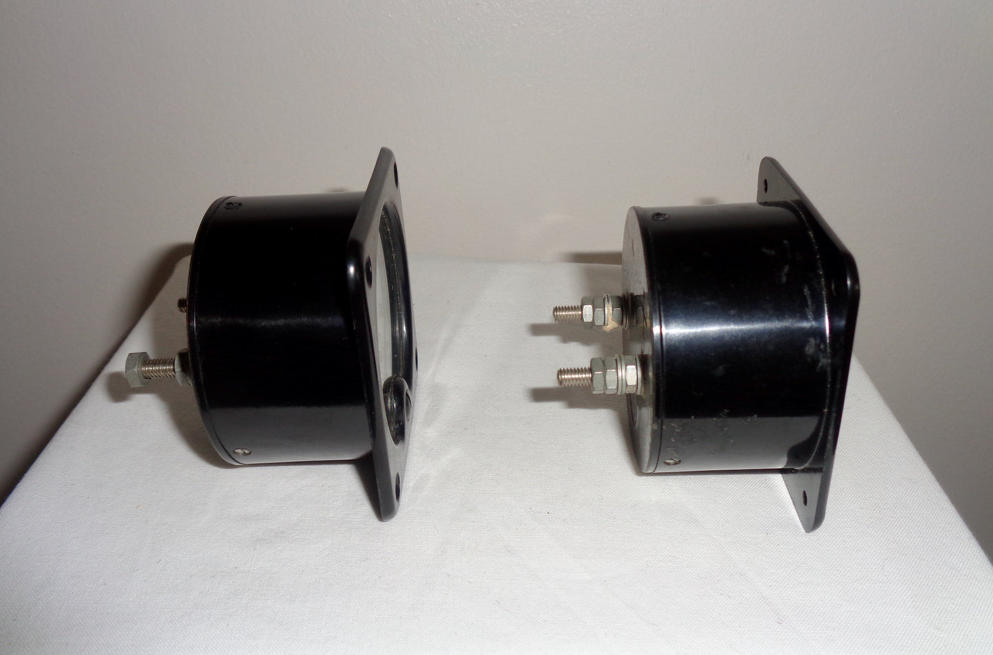 Pair Of 1975 British Military Moving Coil Model 909 Voltmeters Model 909. 20 Volt DC FSD 2" Square