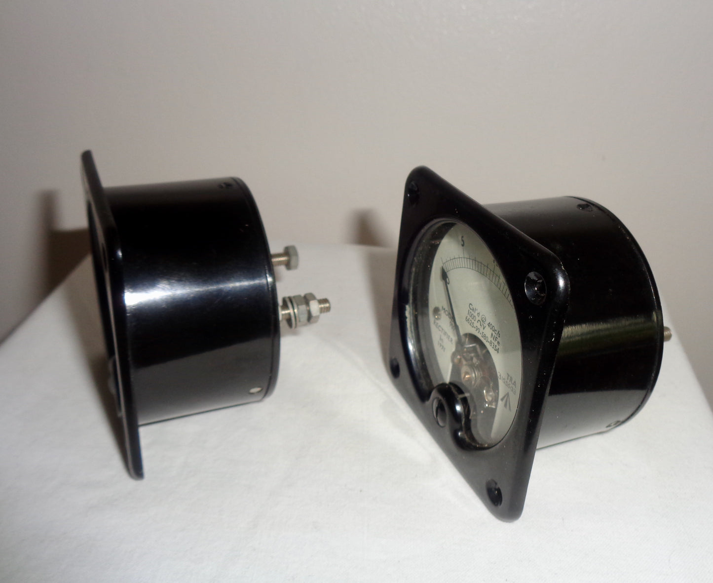 Pair Of 1975 British Military Moving Coil Model 909 Voltmeters Model 909. 20 Volt DC FSD 2" Square
