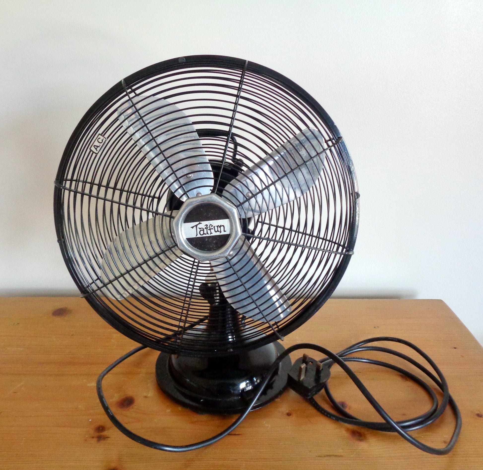 Retro 12 inch Ikea Taifun Desk Fan With Chrome Blades And Black Metal Antiques and Collectibles