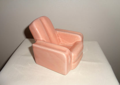 Deco Ceramic Peach Coloured Armchair Pipe Stand Rest / Holder
