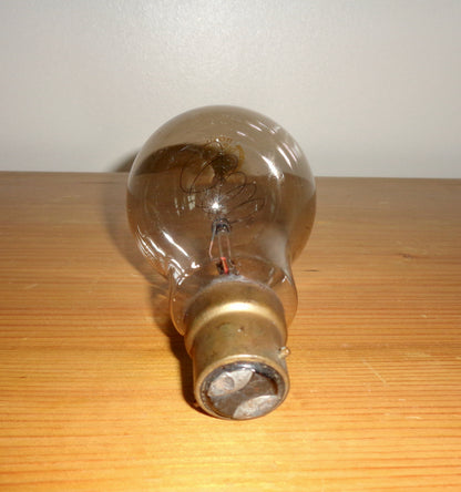 Vintage Robertson GEC 250V 32 CP Carbon Four Loop Filament Light Bulb With Bayonet Fitting