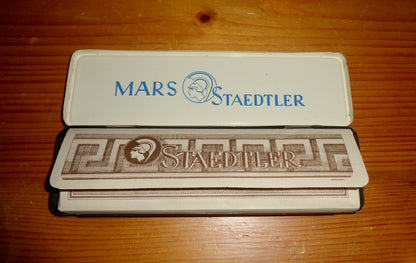 Set Of 12 Vintage Staedtler Mars Lumograph K3 And K4 No. 2886 Pencils In Tin Case