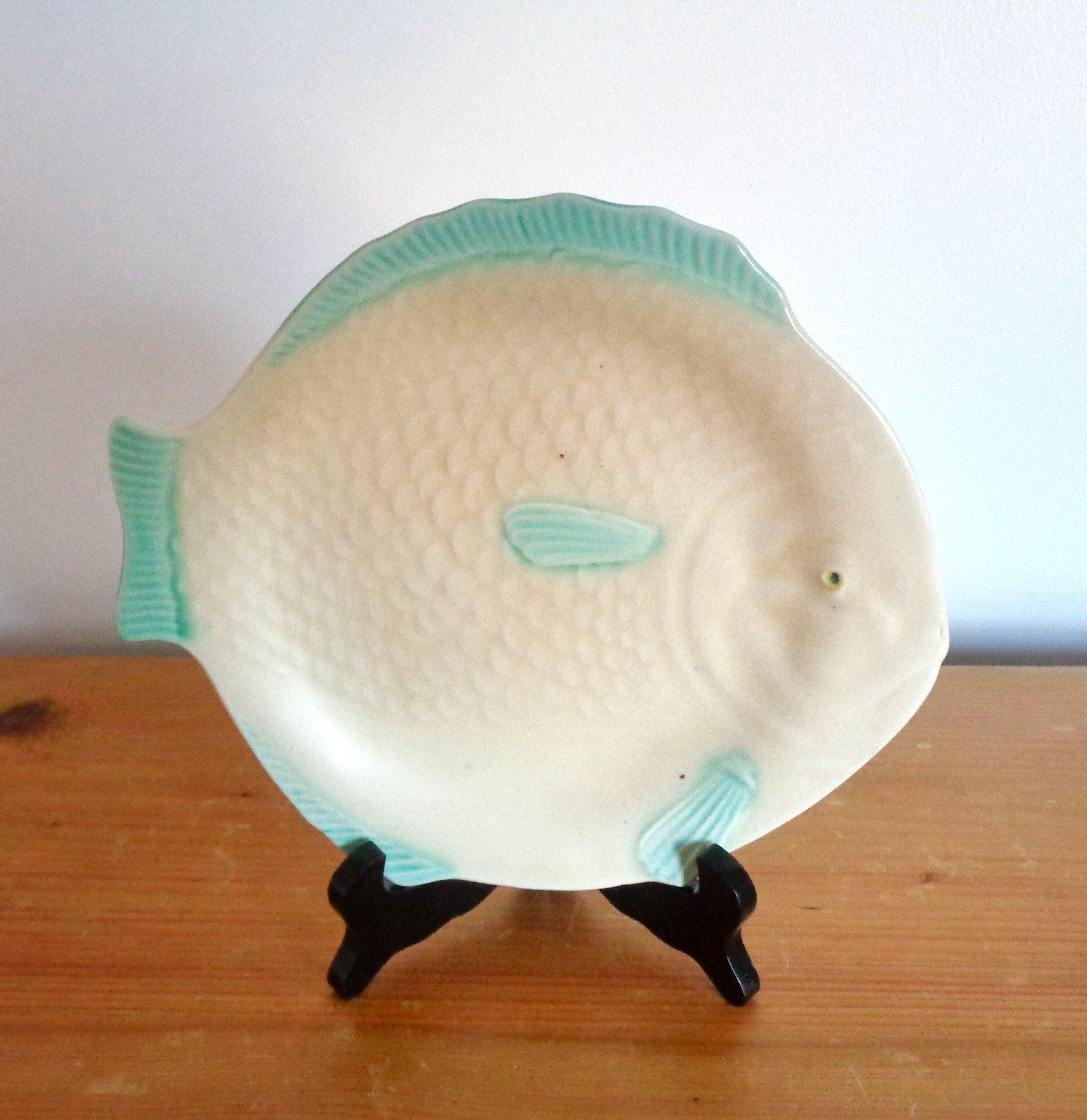 1930s Shorter Son Staffordshire Pottery Fish plate Mullard