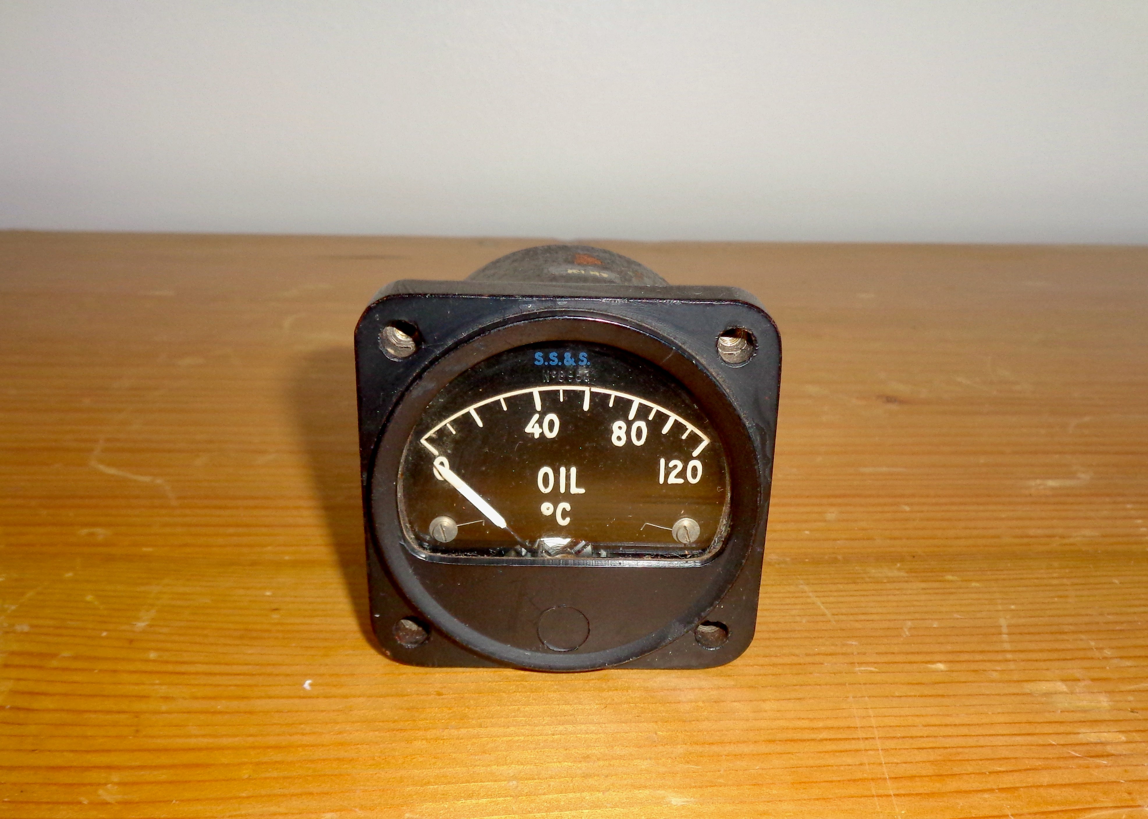 1940s Smiths Aircraft Oil Temperature 24 Volt Cockpit Gauge Number 895   DSC04150 