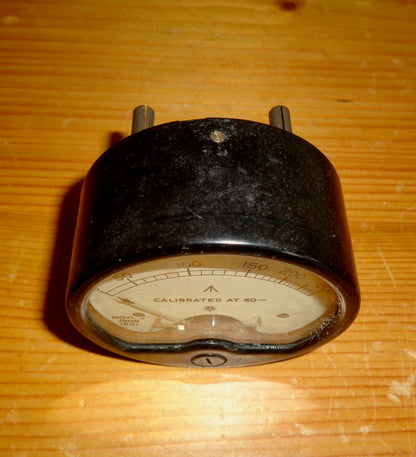 1941 WW2 Moving Coil Army Voltmeter 300 Volts