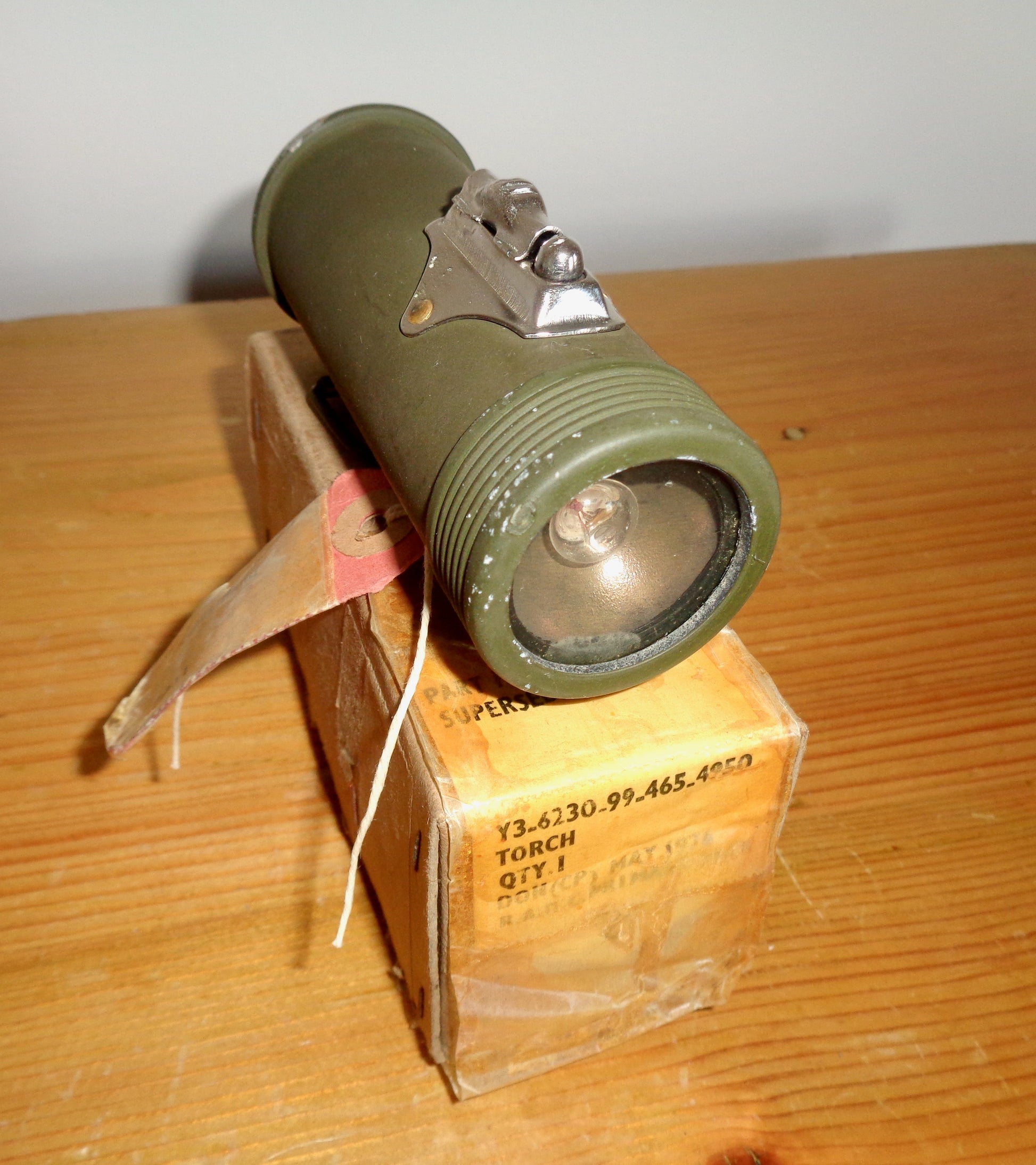 Vintage Military Hand Torch With Khaki Green Coated Surface Y3/WB/3841. New Old Stock