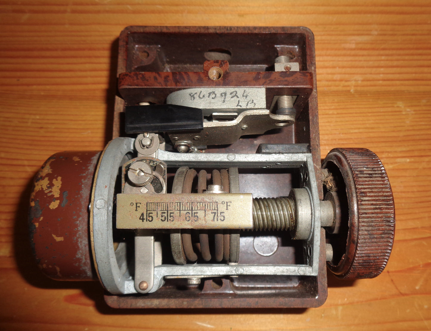 1930s Bakelite In Line Thermostat With Fahrenheit Scale 86B 924LB