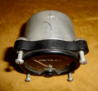 WW2 Weston Aircraft Cockpit AC Voltmeter Model 833