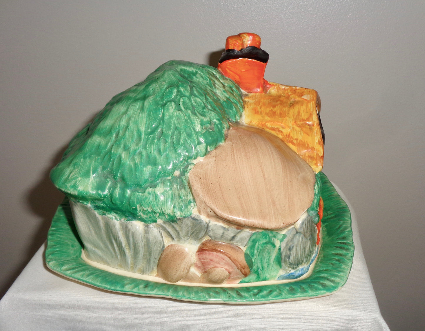 1930s Wade Heath Covered Cheese / Butter Dish English Country Cottage