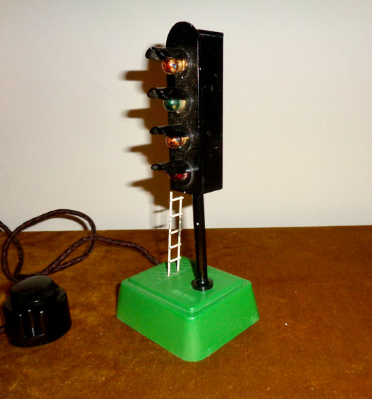 1950s British SEL Metal Battery Operated Railway Signal Light Toy Model 730 In Its Original Box