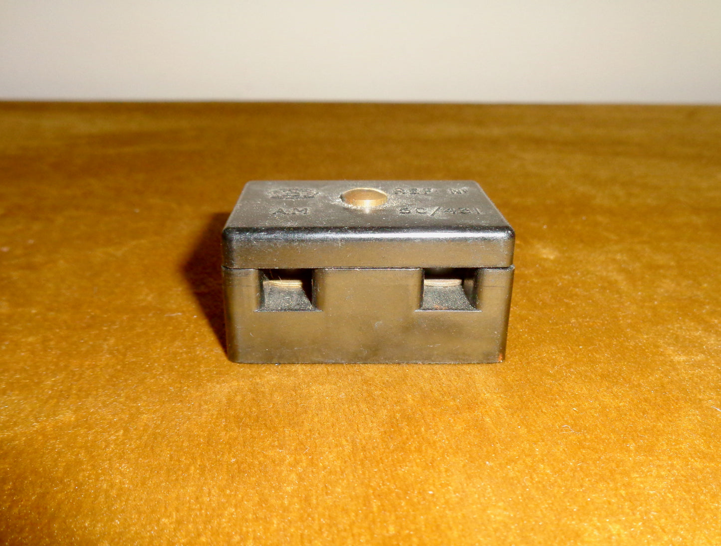 WW2 RAF Aircraft Electrical 2-way Terminal Block. Air Ministry Reference 5C/431