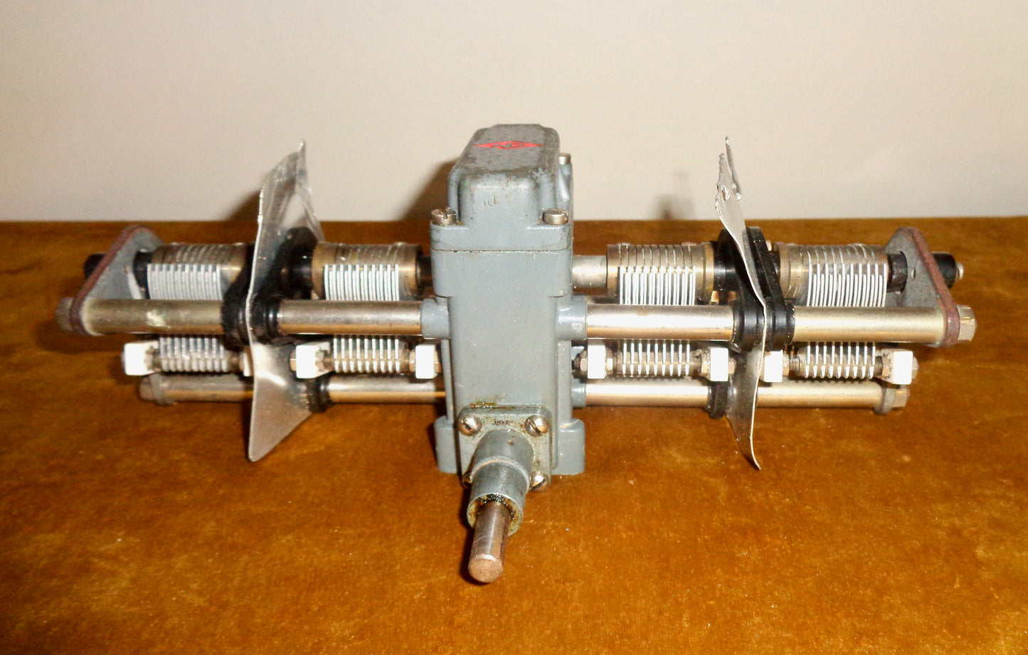 National Precision Condenser PW-4, HRO, 4-section Tuning Gang, Gearbox