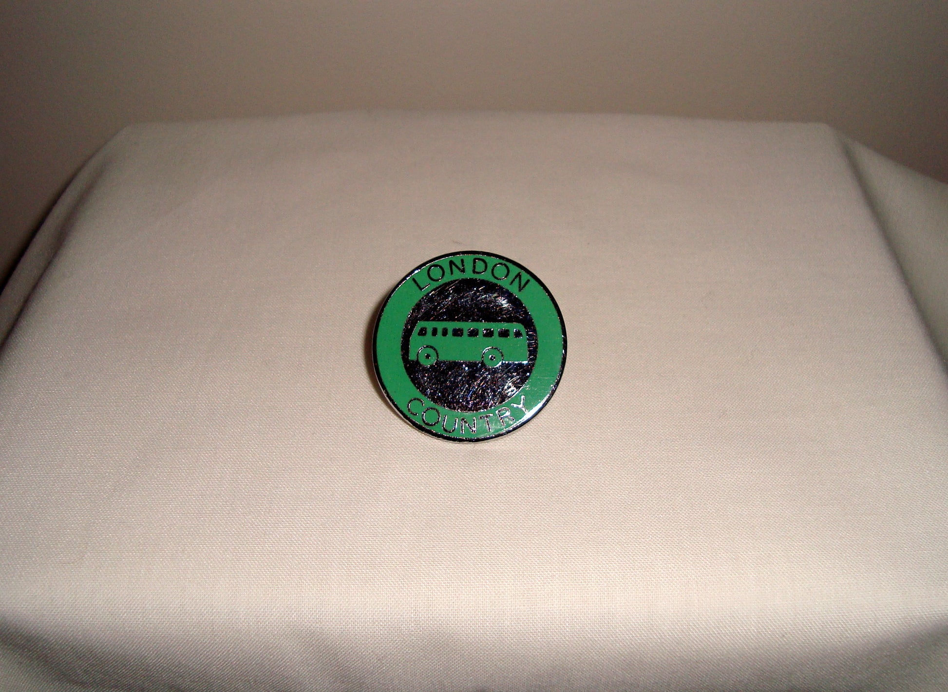 1970s Green Line London Country Bus Service Cap / Lapel Badge