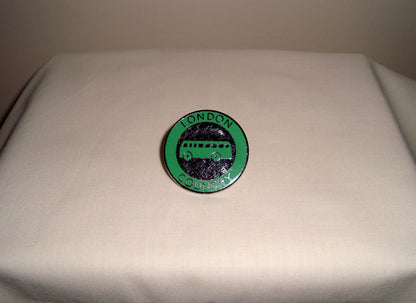 1970s Green Line London Country Bus Service Cap / Lapel Badge