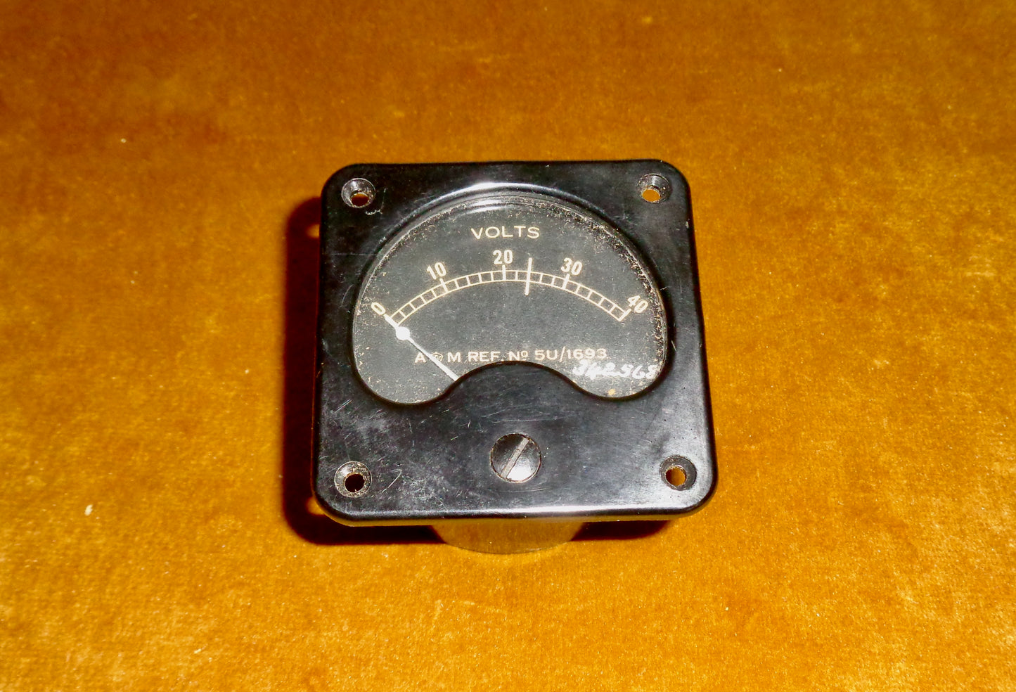 WW2 Aircraft Voltmeter 0-40 Volts 5U/1693 And New Old Stock