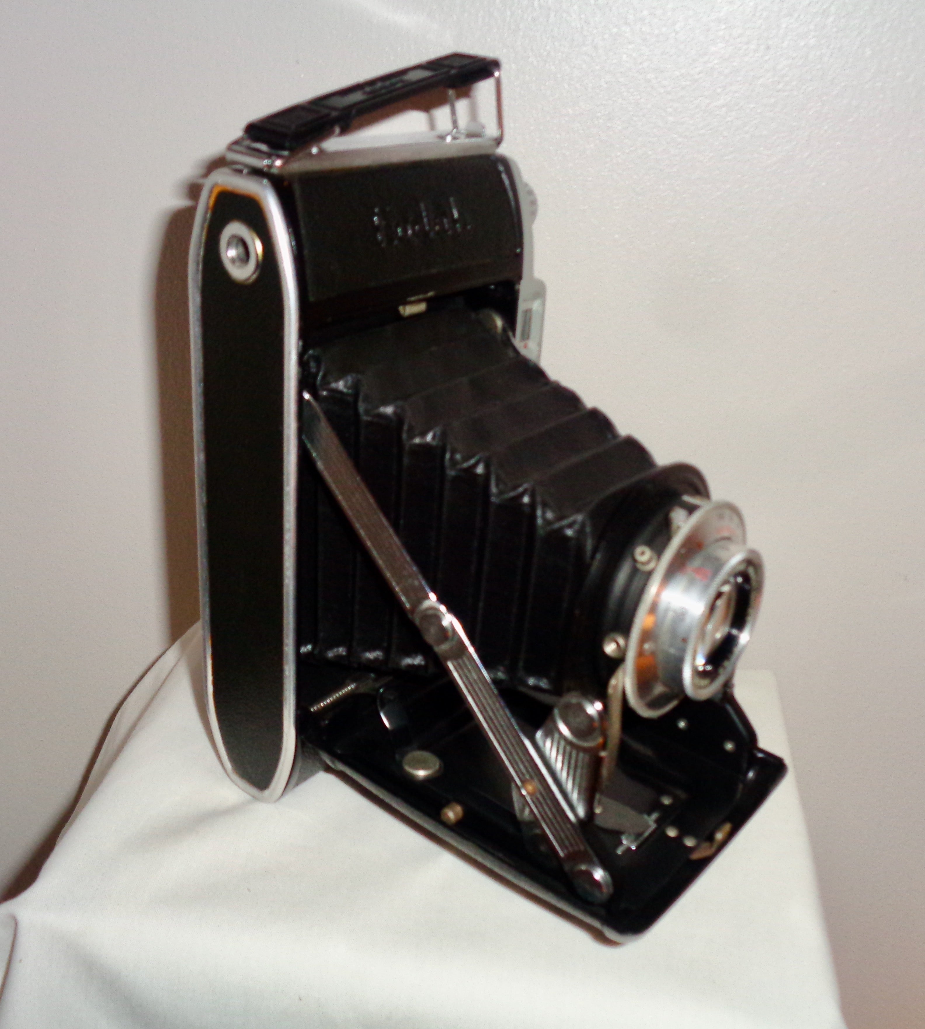 1950s Kodak 620 Model B31 Medium Format Roll Film Camera – Mullard ...