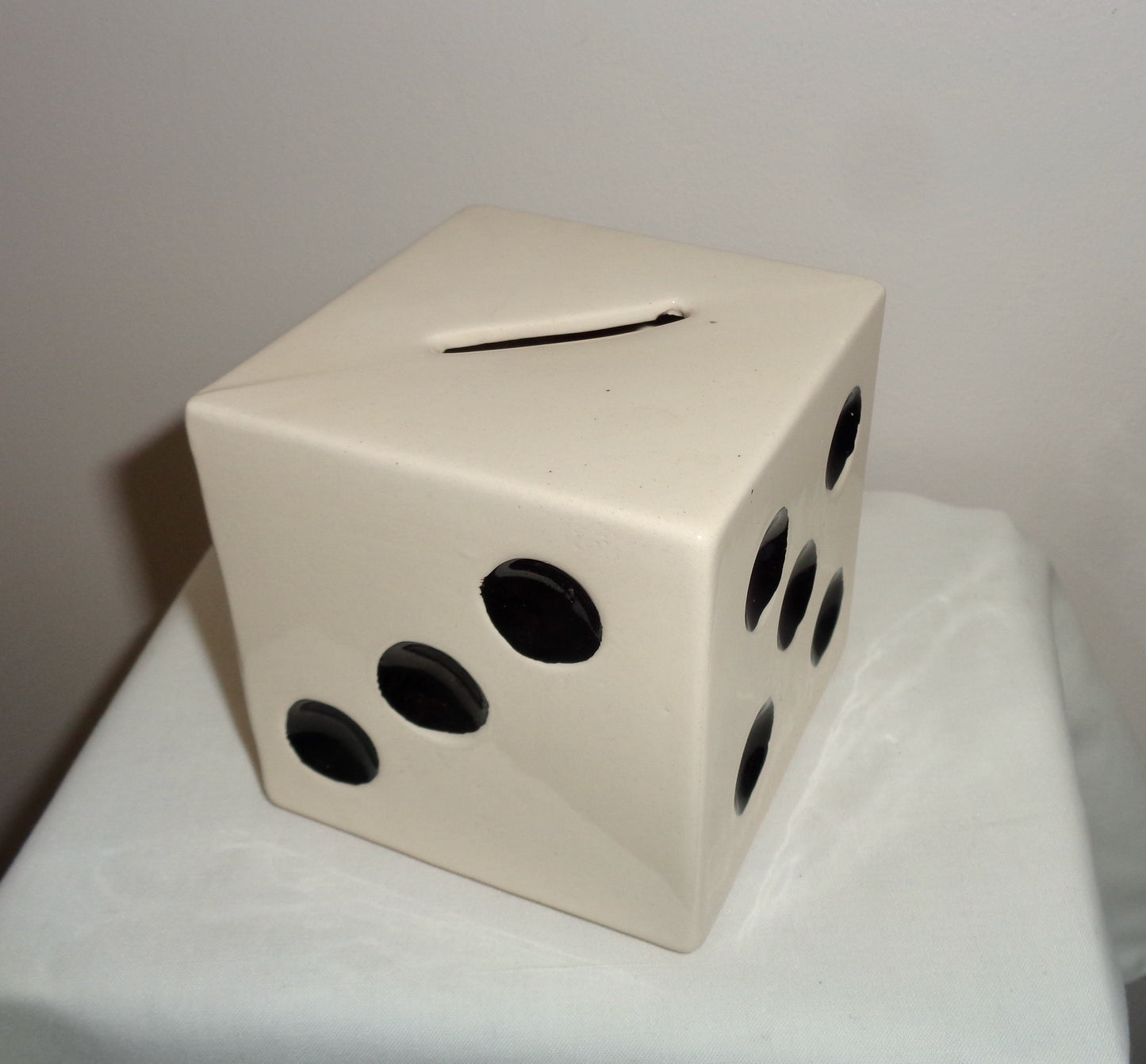 1980s R Moss Ltd Die (Dice) Ceramic Cubic Money Box 1027