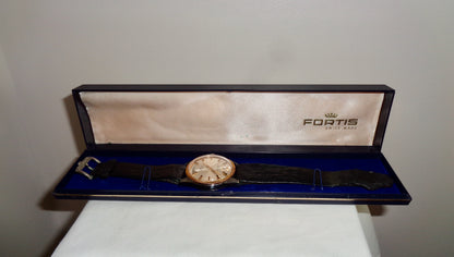 Vintage Fortis Stratoliner 20 Automatic Swiss Watch